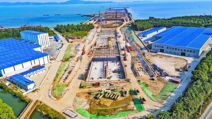 2018年10月18日，太湖隧道施工打通水陸連接。