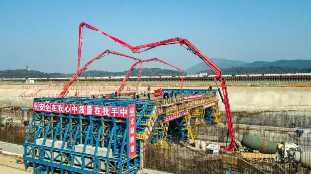 2019年1月18日，太湖隧道主體結構頂板完成首次澆筑，隧道完整的主體結構框架顯現出來。