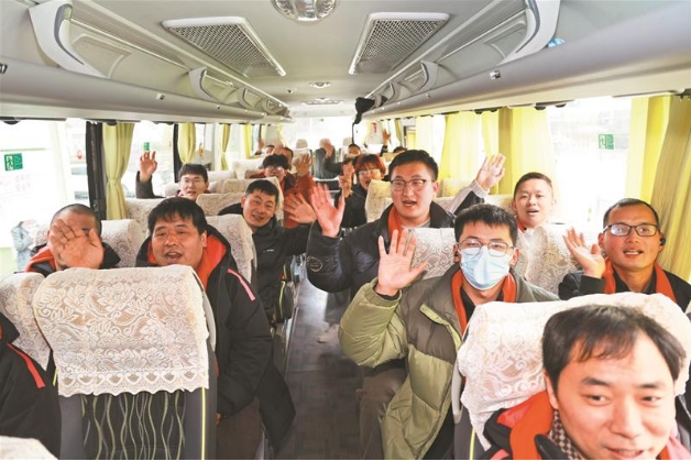 “歡迎回無錫，祝你們工作順利” 35名員工“點對點”乘坐專車集中返崗
