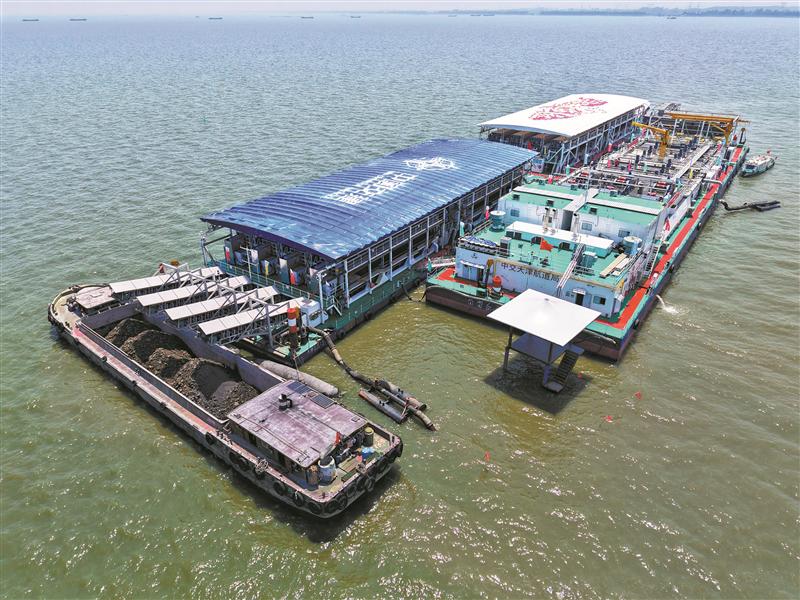 余水回流、淤泥再用……媒體人聚焦“太湖之光”